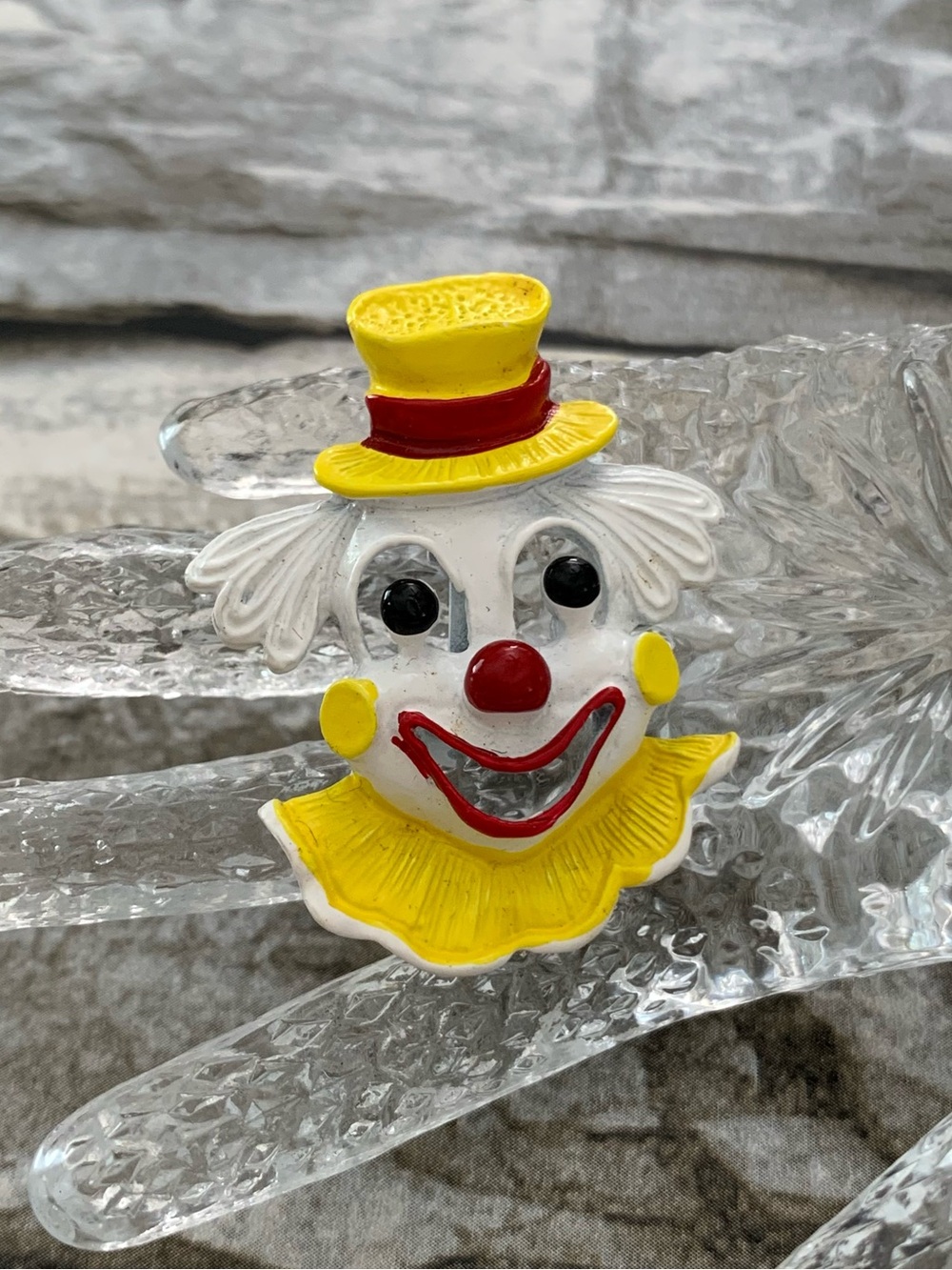 Vintage Signed Gerry’s Figural Circus Clown White Enamel Hand Painted Brooch Pin